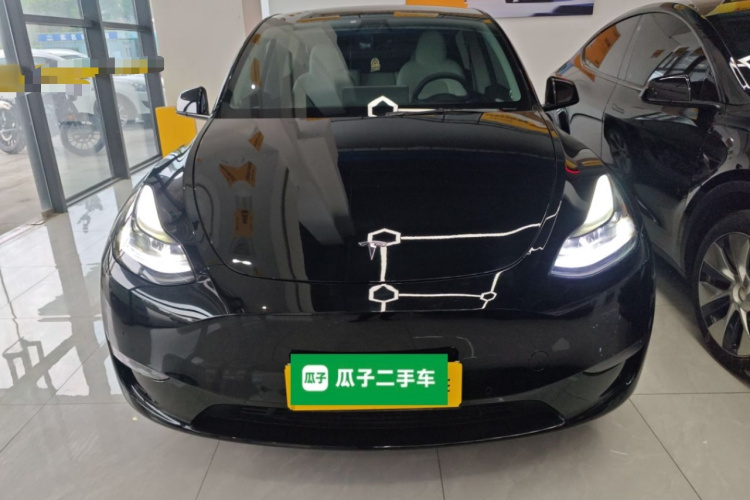 Tesla Model Y 2023 #3 Tesla Model Y 2023 car image #3
