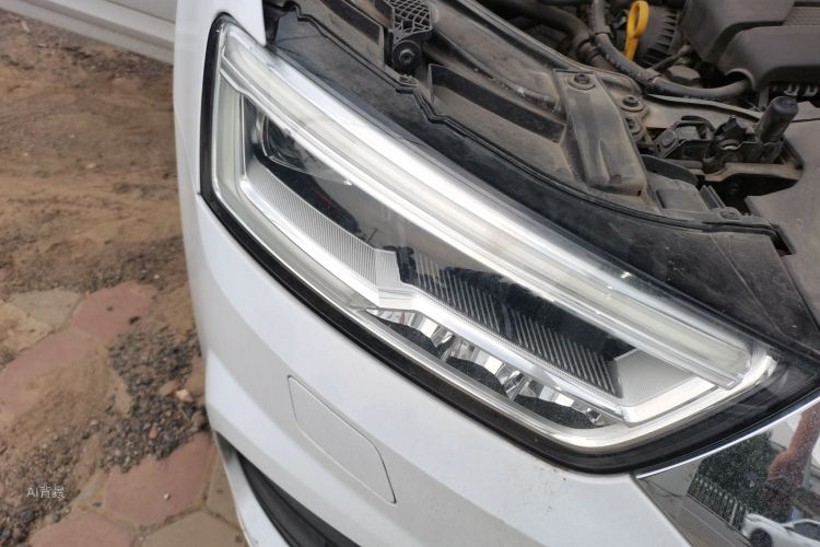 Audi Q3 2018 #8 Audi Q3 2018 car image #8
