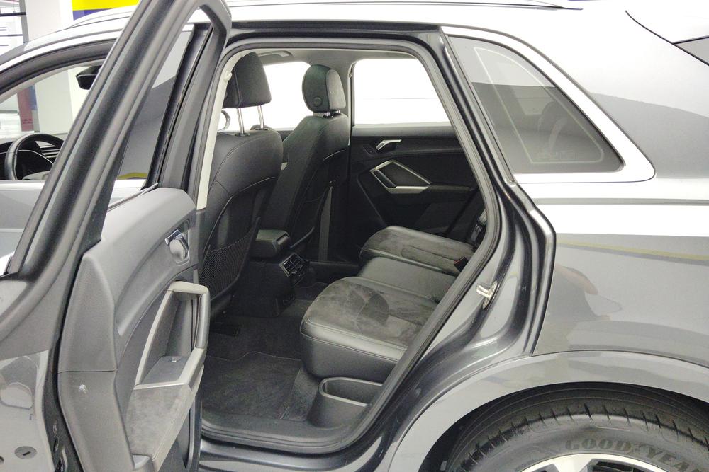 Audi Q3 2021 #15 Audi Q3 2021 car image #15