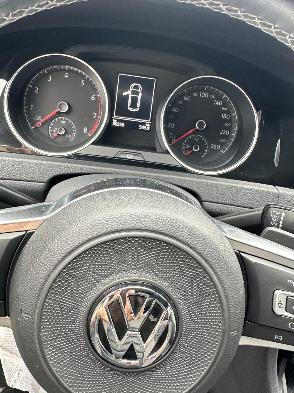 Volkswagen Golf 2017 car image #9