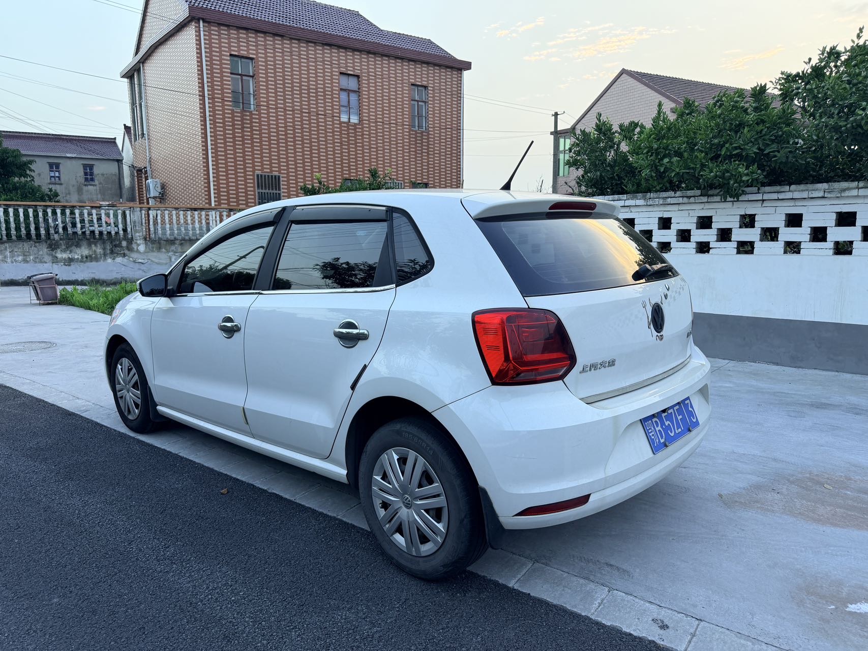 Volkswagen Polo 2017 car image #8