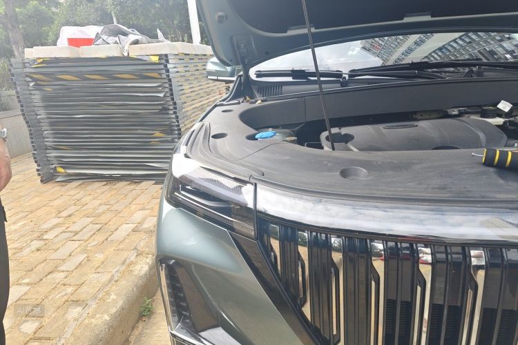 GEELY Boyue L 2025 car image #8