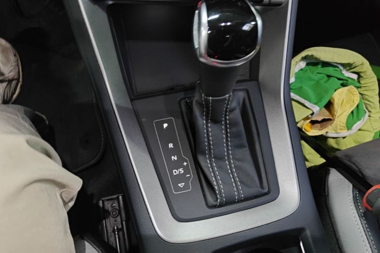 Audi Q3 2021 car image #14