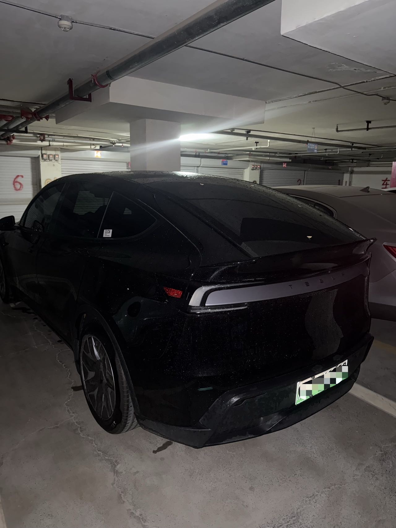 Tesla Model Y L 2025 #2 Tesla Model Y L 2025 car image #2