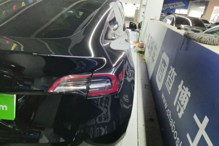 Tesla Model Y 2023 immagine di auto #8