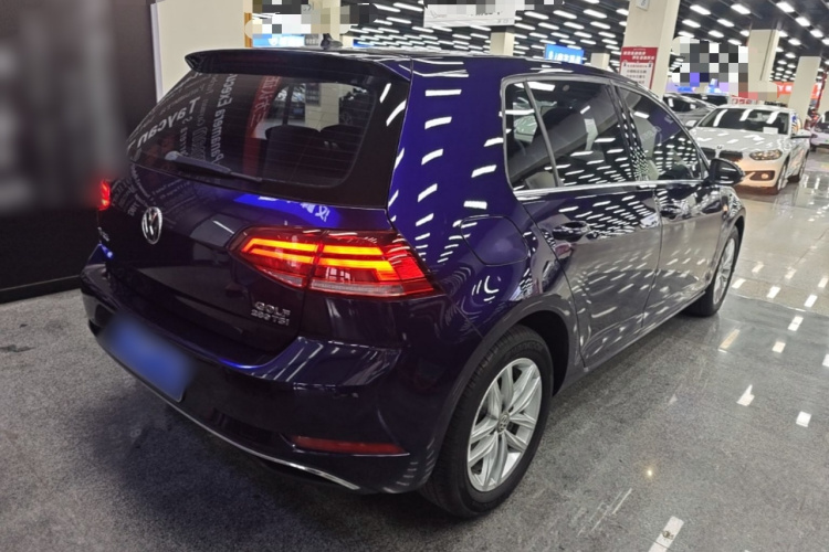 Volkswagen Golf 2019 car image #7