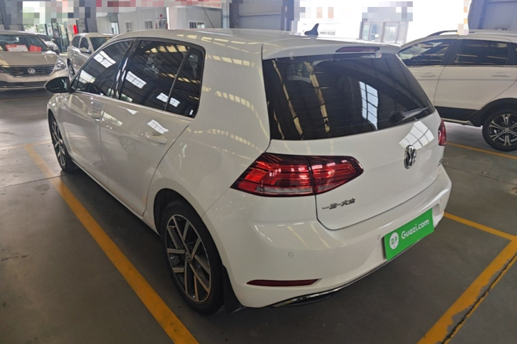 Volkswagen Golf 2020 car image #5