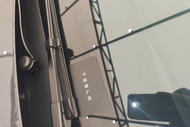 Tesla Model Y 2025 #9 Tesla Model Y 2025 car image #9