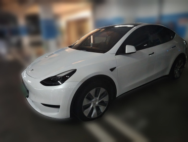Tesla Model Y 2023 car image 