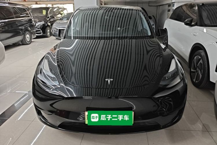 Tesla Model Y 2023 car image #3