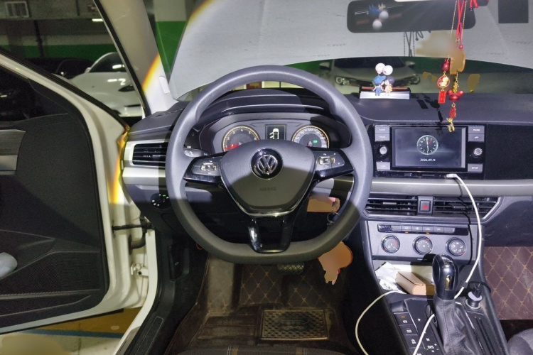 Volkswagen Lavida 2020 car image #15