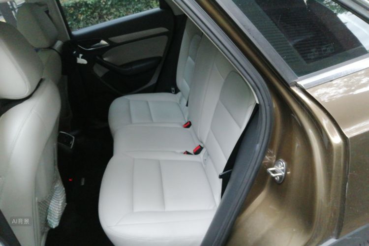Audi Q3 2014 car image #19