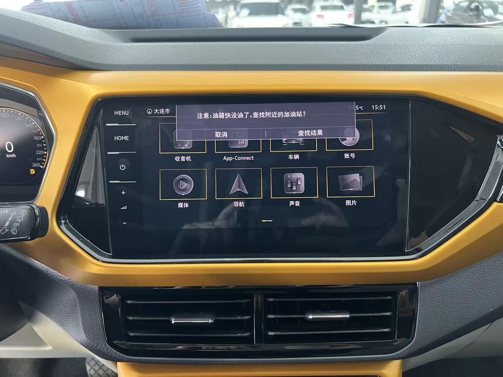 Volkswagen T-Cross 2021 car image #8