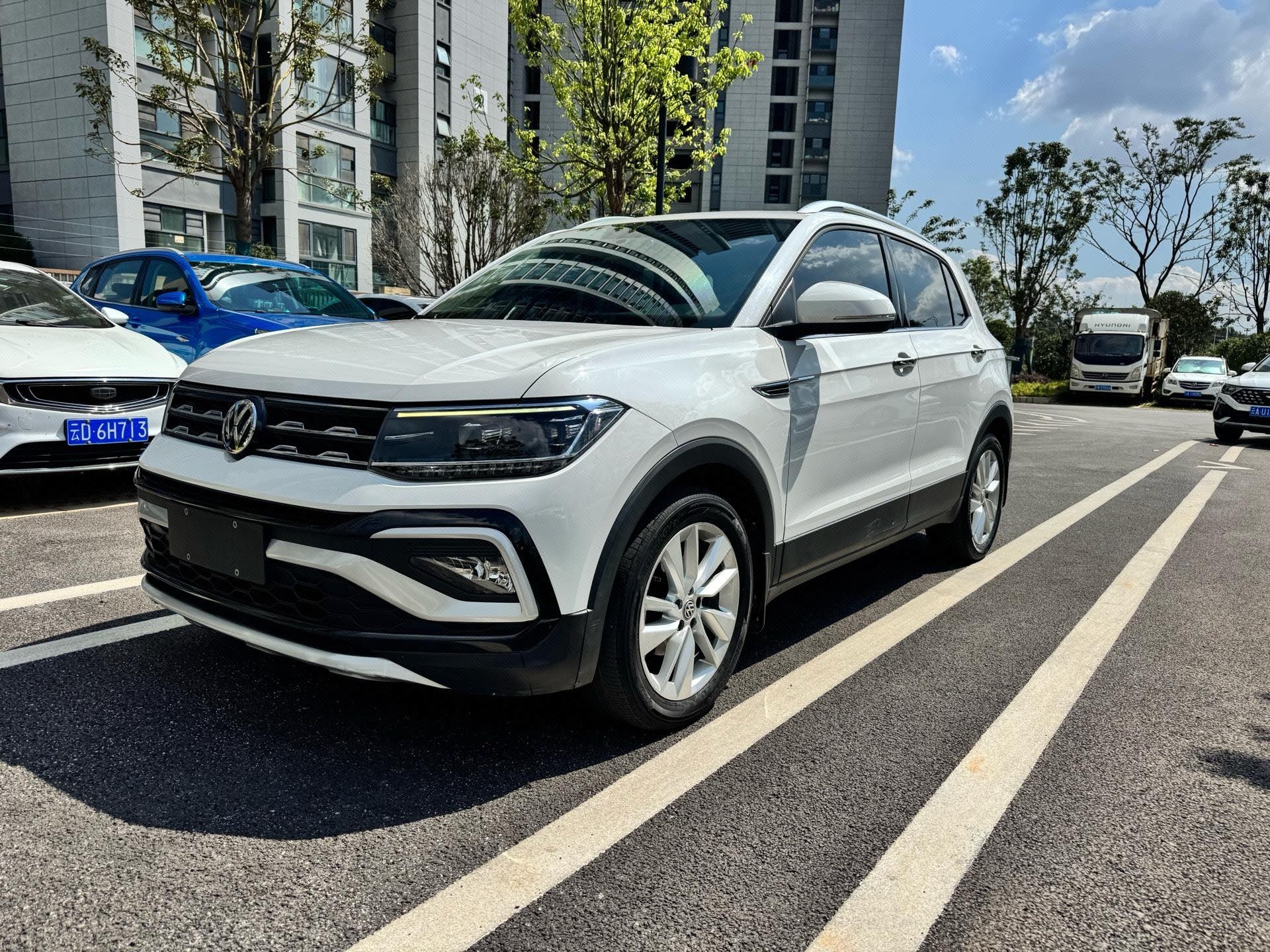 Volkswagen T-Cross 2019 Volkswagen T-Cross 2019 car image