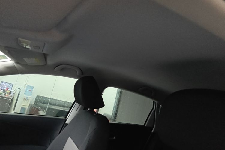 Volkswagen Polo 2019 car image #18