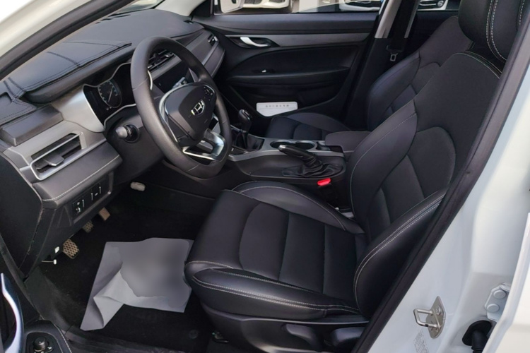 GEELY Emgrand 2021 #15 GEELY Emgrand 2021 car image #15