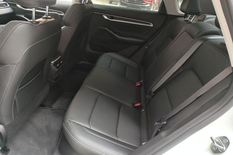 GEELY Emgrand 2024 car image #17