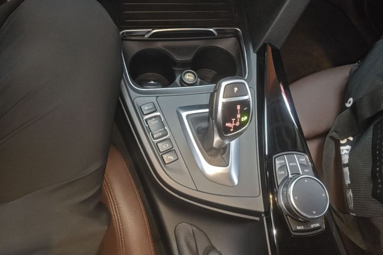 BMW 3 Series 2019 #14 BMW 3 Series 2019 car image #14