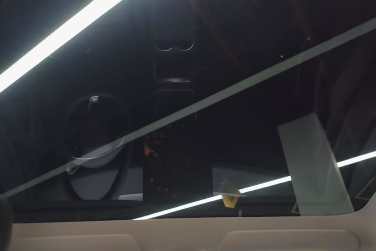 Tesla Model Y 2025 #18 Tesla Model Y 2025 car image #18