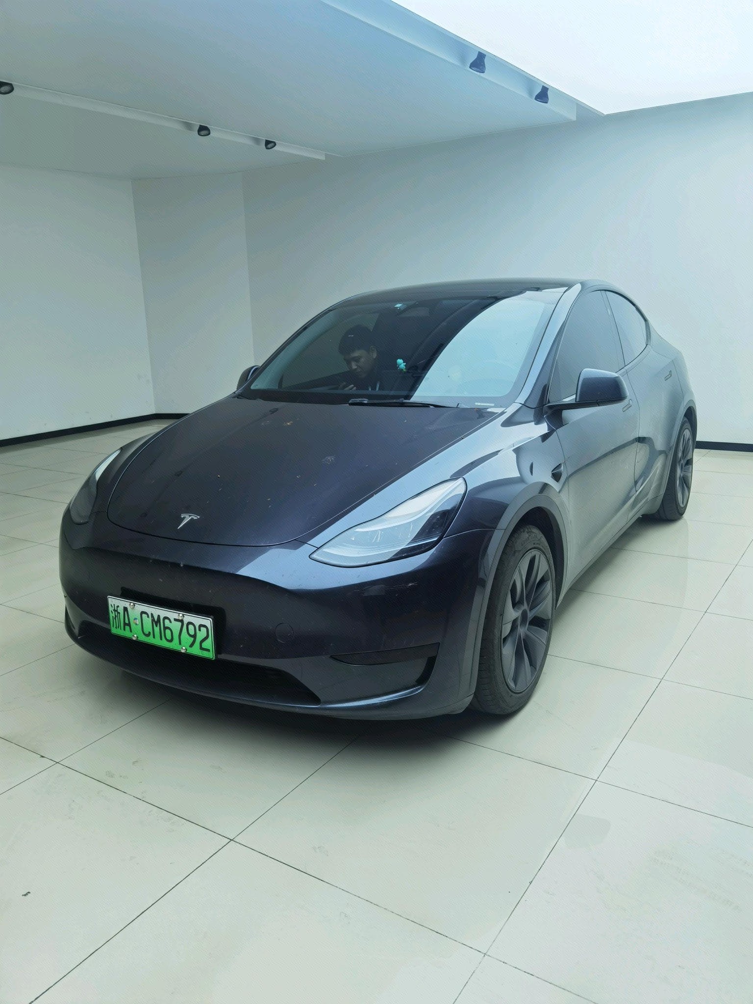 Tesla Model Y 2024 Tesla Model Y 2024 car image
