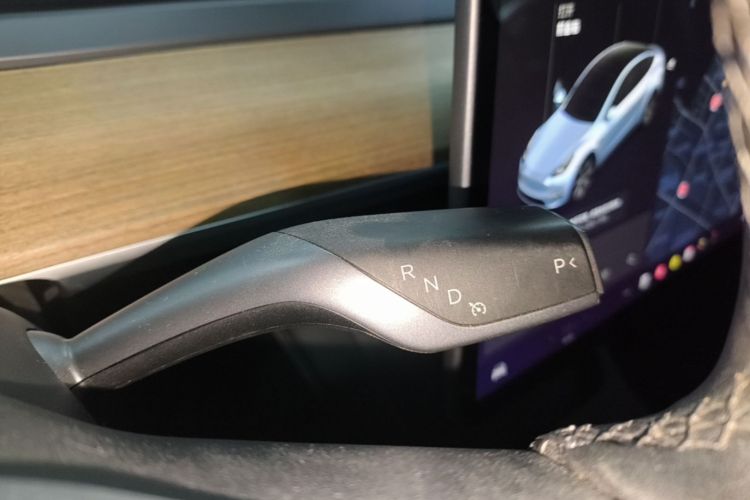 Tesla Model Y 2021 #14 Tesla Model Y 2021 car image #14