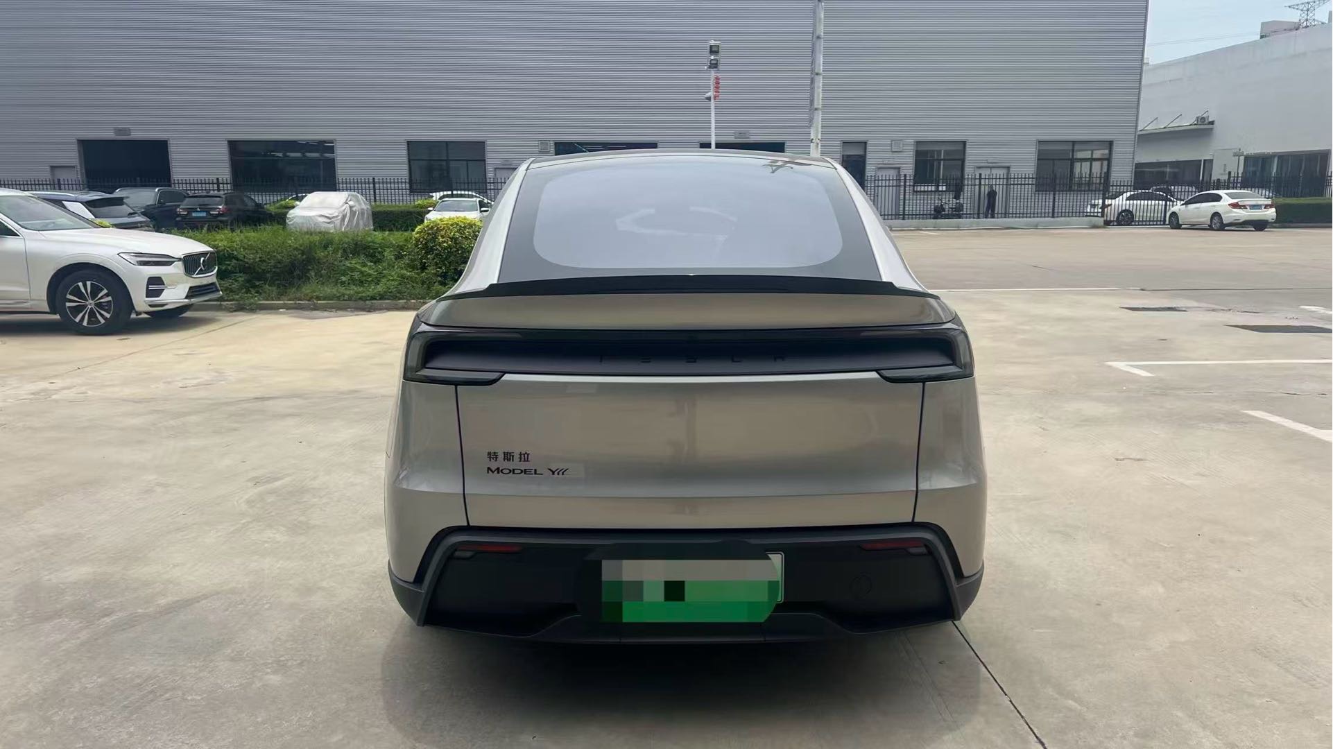 Tesla Model Y 2026 #10 Tesla Model Y 2026 car image #10