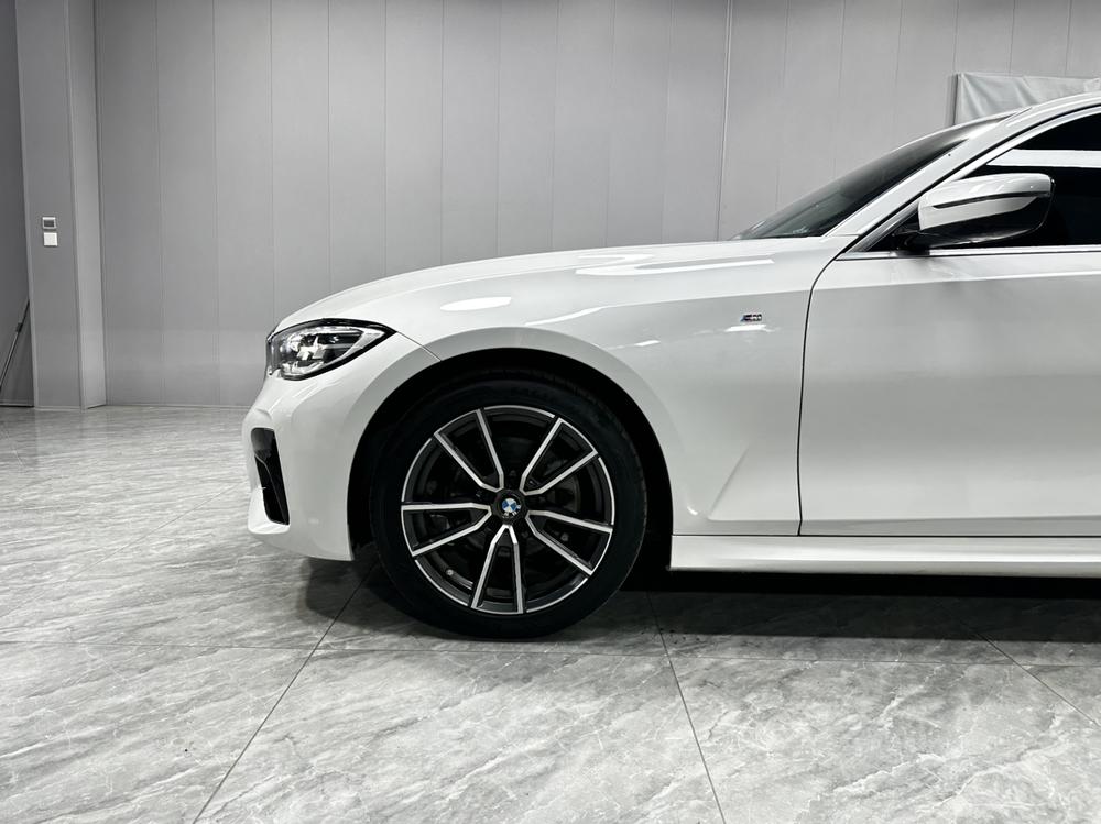 BMW 3 Series 2022 car image #9