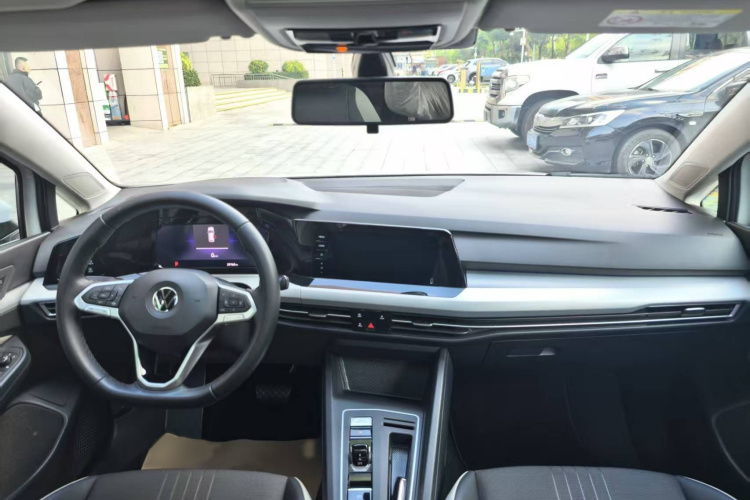 Volkswagen Golf 2021 immagine di auto #10