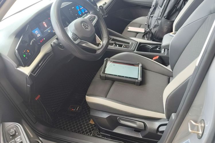 Volkswagen Golf 2021 car image #19