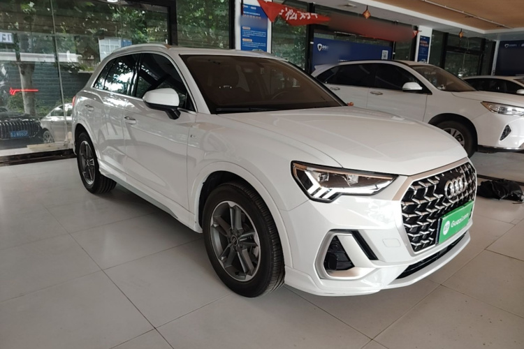Audi Q3 2025 #4 Audi Q3 2025 car image #4