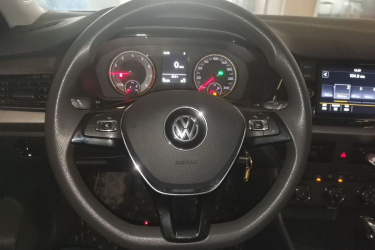 Volkswagen Lavida 2019 car image #15