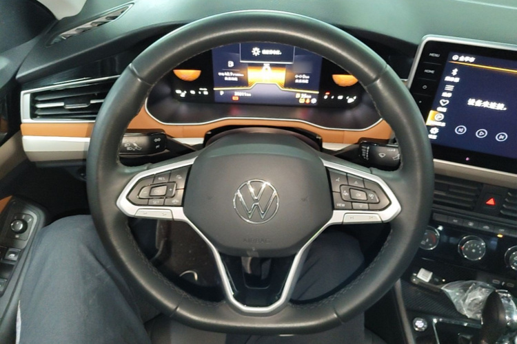 Volkswagen Bora 2023 car image #11
