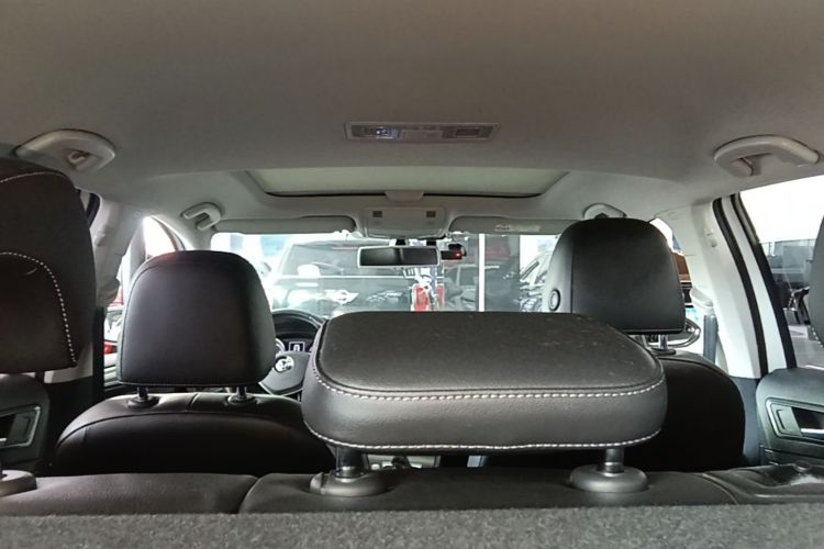 Volkswagen Golf 2016 car image #18