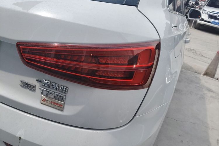 Audi Q3 2018 #8 Audi Q3 2018 car image #8