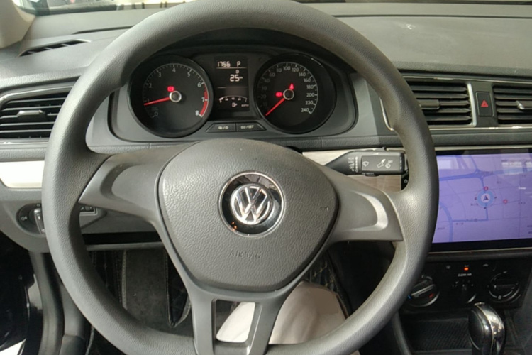 Volkswagen Lavida 2017 car image #11