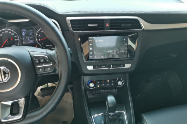 MG ZS 2018 car image #10