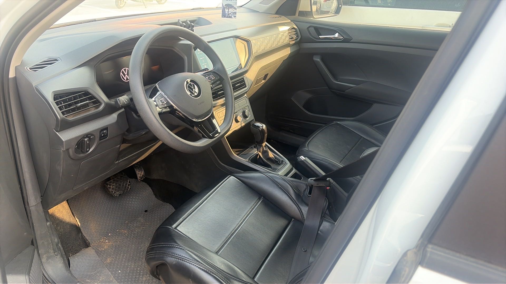 Volkswagen T-Cross 2024 #2 Volkswagen T-Cross 2024 صورة سيارة #2