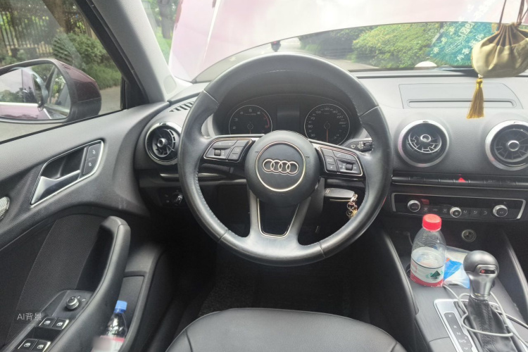 Audi A3 2018 immagine di auto #12
