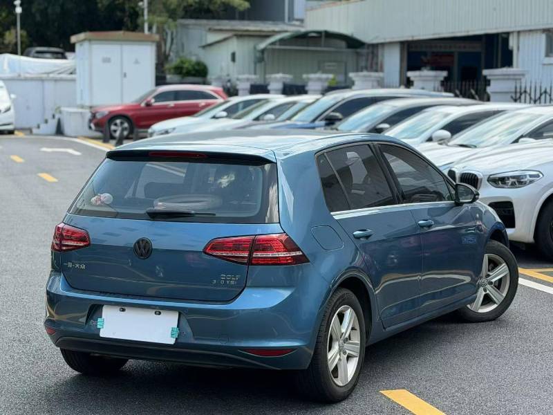 Volkswagen Golf 2017 car image #9