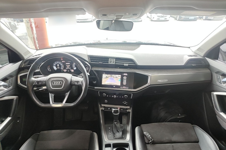 Audi Q3 2021 imagen de coche #10