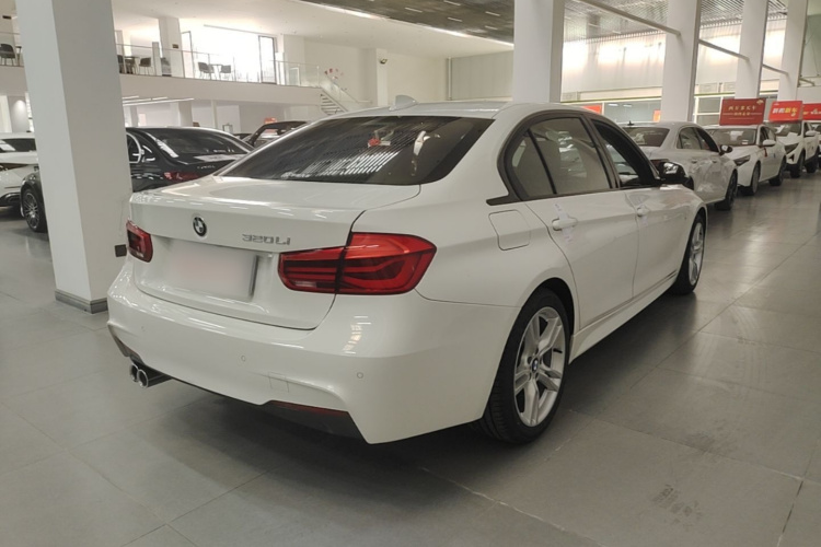 BMW 3 Series 2018 #7 BMW 3 Series 2018 car image #7