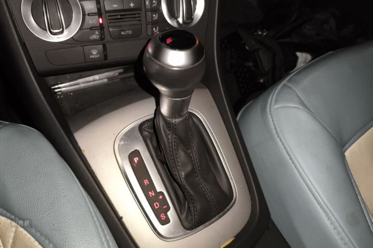 Audi Q3 2015 #16 Audi Q3 2015 car image #16