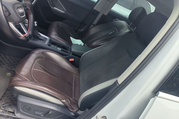 Audi Q3 2022 car image #15