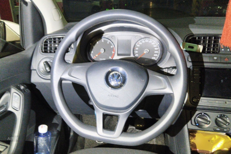 Volkswagen Polo 2015 #12 Volkswagen Polo 2015 car image #12
