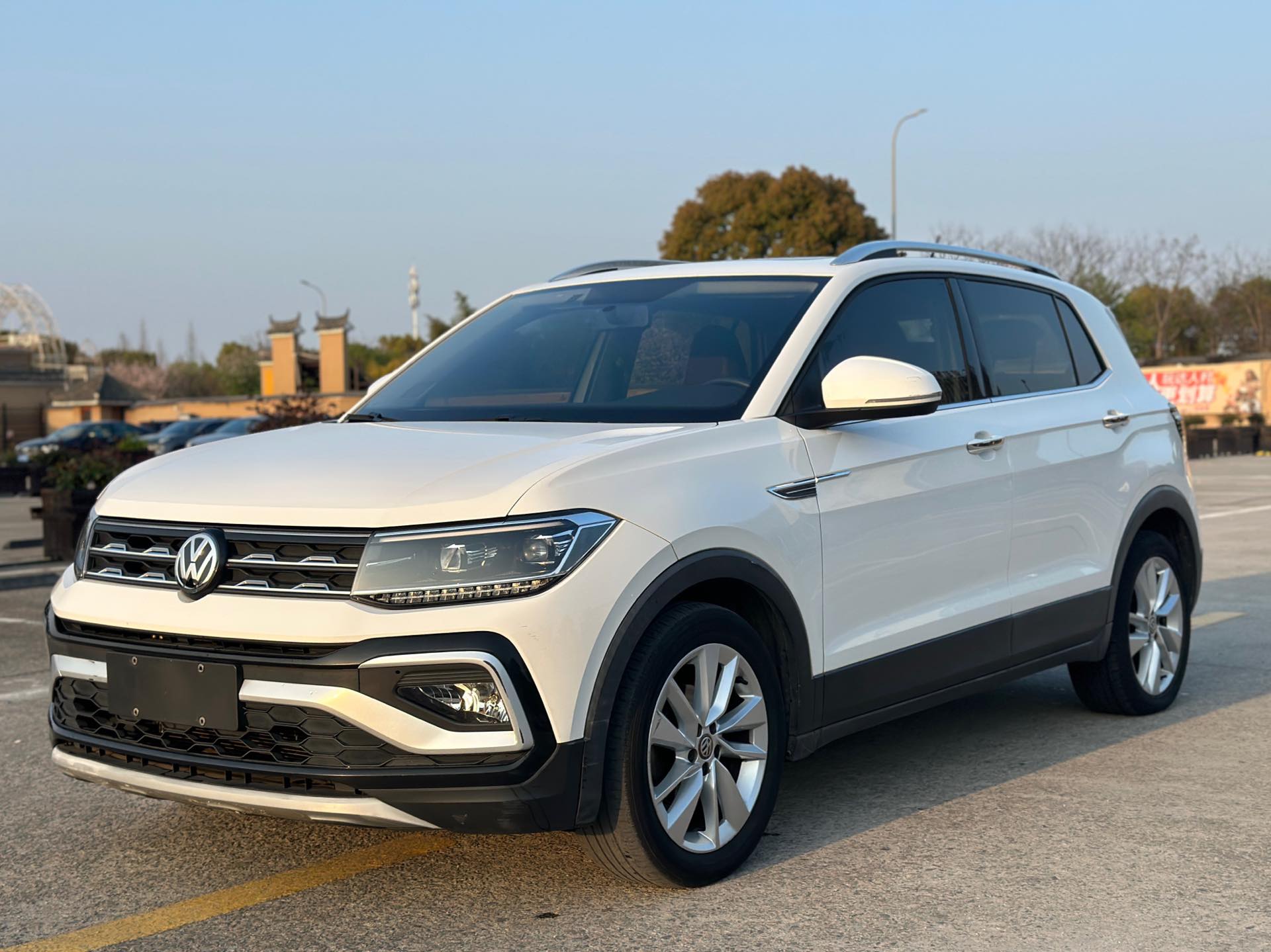Volkswagen T-Cross 2020 car image 
