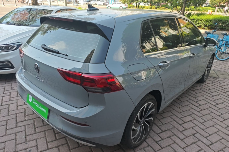 Volkswagen Golf 2023 car image #7
