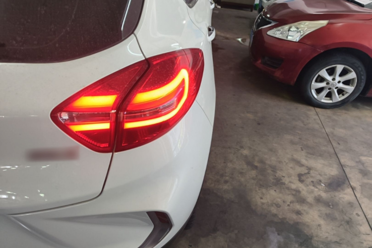 GEELY Emgrand GS 2019 car image #8