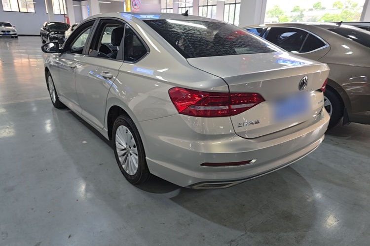 Volkswagen Lavida 2019 car image #5