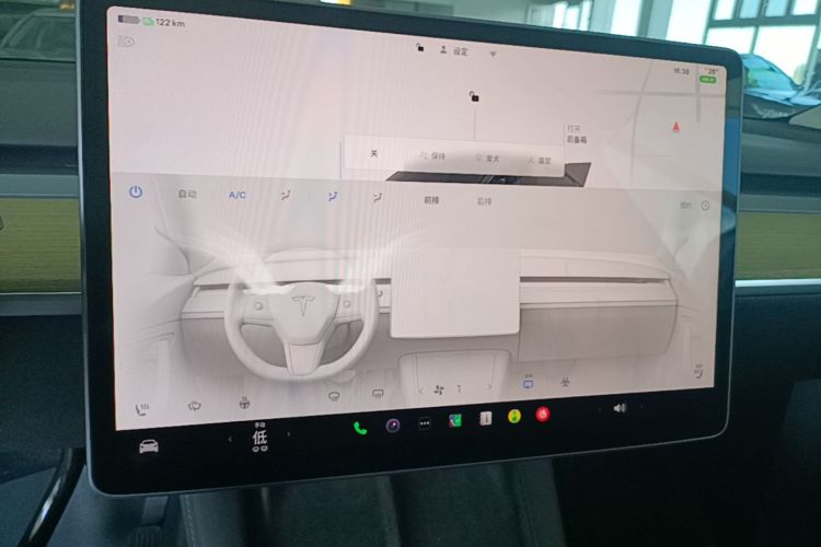 Tesla Model Y 2023 car image #13