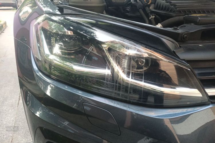 Volkswagen Golf 2018 car image #8